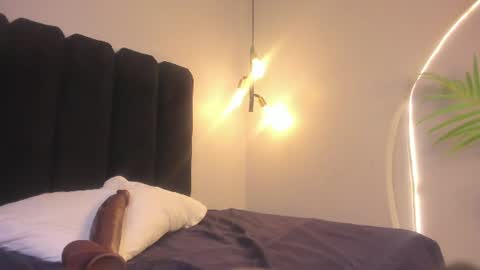 juli_casanova online show from August 14, 5:27 pm