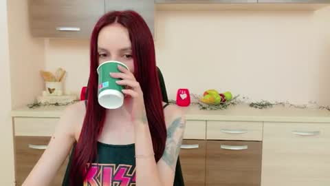 JuliaJae online show from July 24, 7:00 am