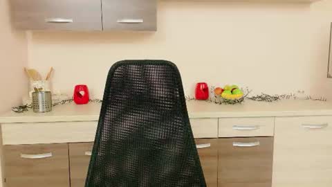 JuliaJae online show from August 12, 7:54 am