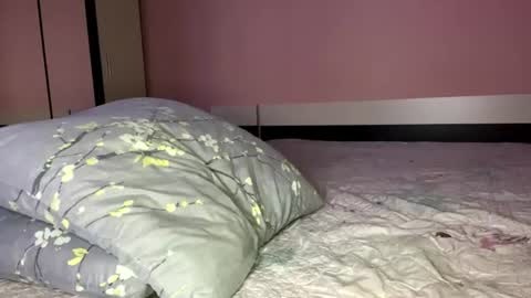 julia_charm online show from August 8, 6:41 pm