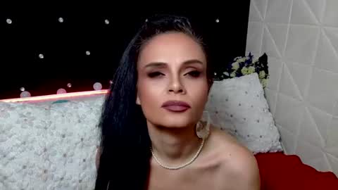 Julia Divinne online show from July 17, 12:32 am