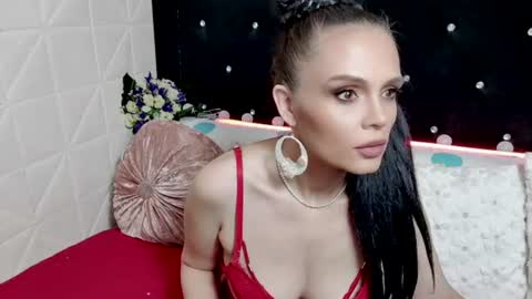 Julia Divinne online show from July 20, 8:39 am