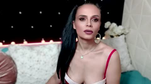 Julia Divinne online show from July 31, 1:23 am
