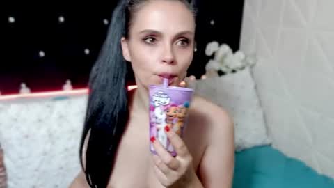 Julia Divinne online show from August 6, 11:26 pm