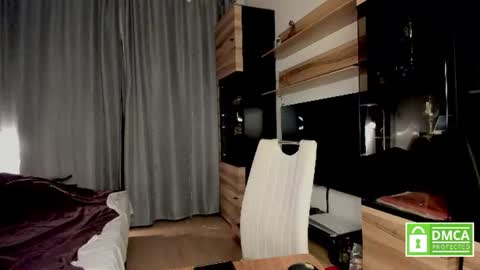 julia_t_mog online show from August 2, 10:06 pm