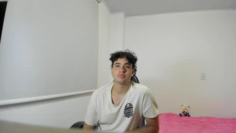  julian billy  online show from April 1, 7:06 am