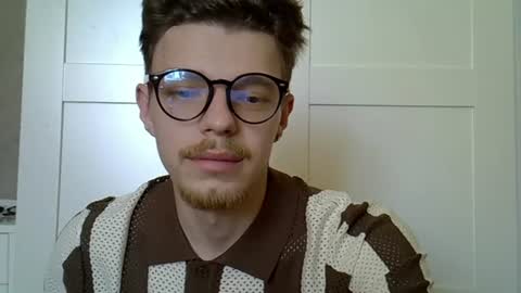 julian_velvet online show from July 17, 2:28 pm