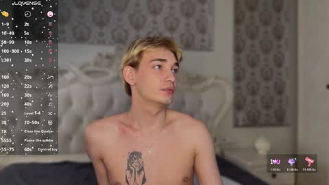 julian_win online show from May 14, 12:21 am