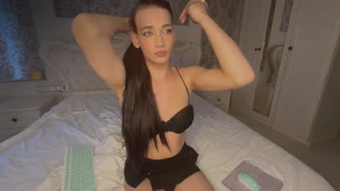 julian_win online show from June 19, 2:44 am