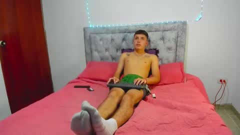 julian online show from March 5, 5:20 pm