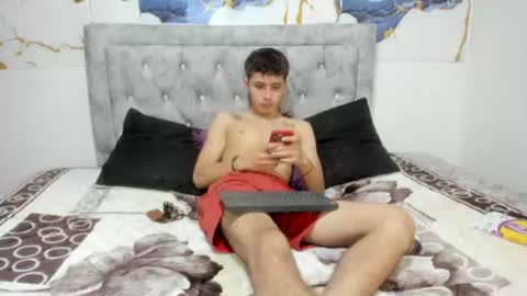 julian online show from August 12, 5:59 pm