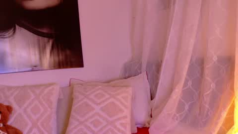 Juliana online show from June 26, 4:49 am