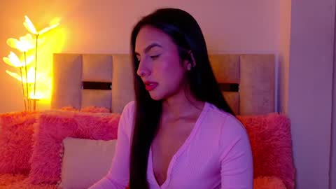 Juliana online show from July 2, 2:01 am