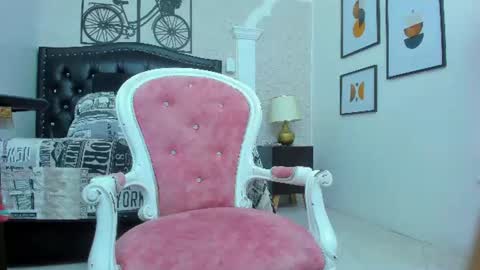 juliana_milf_ online show from August 14, 5:05 pm