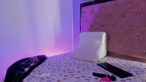 JulianaCarter online show from August 14, 2:32 pm