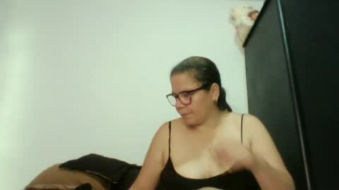 julianaputa online show from July 4, 4:20 pm