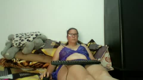 julianaputa online show from July 5, 2:53 pm