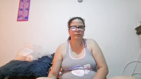 julianaputa online show from August 15, 8:35 pm