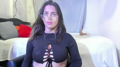 julianasalazar online show from July 11, 4:29 am