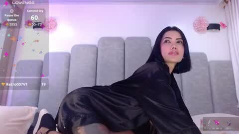juliane_swee1 online show from August 13, 10:46 pm