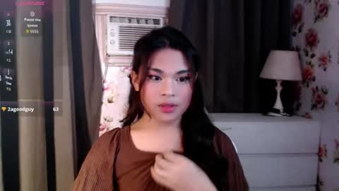julianfoxs online show from August 13, 9:45 am