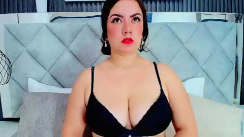 julianna online show from July 29, 11:50 am