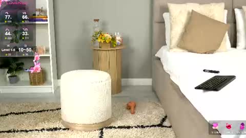 Julie online show from August 18, 8:31 am