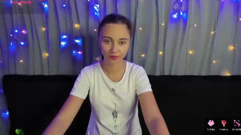 Julia online show from August 18, 2:23 pm