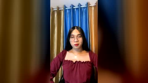 juliasterling online show from July 14, 11:57 am