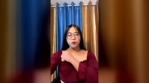 juliasterling online show from July 14, 1:47 pm