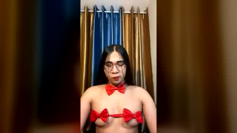 juliasterling online show from July 16, 9:43 am