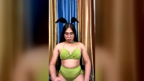 juliasterling online show from July 19, 4:31 pm