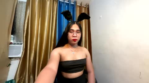 juliasterling online show from July 21, 11:34 am