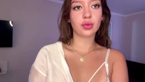 Julia online show from August 8, 5:40 am