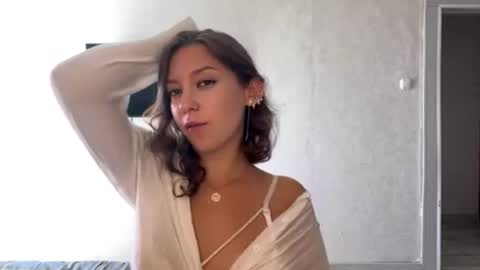 Julia online show from August 12, 9:22 am