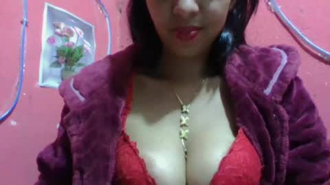 julie0612 online show from June 24, 6:43 pm
