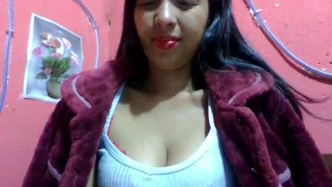 julie0612 online show from June 25, 7:06 pm