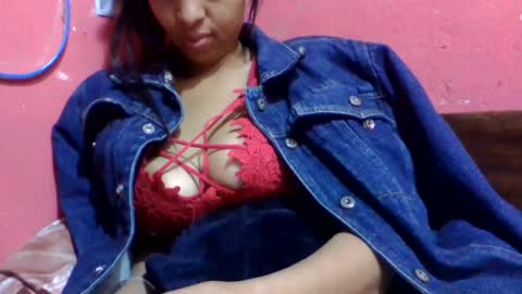 julie0612 online show from July 13, 7:08 pm