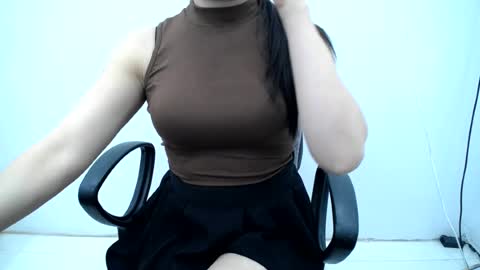 julie9x online show from August 7, 1:38 am