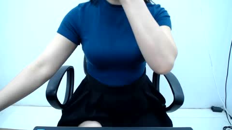 julie9x online show from August 8, 12:22 am