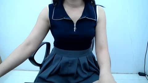 julie9x online show from August 12, 7:11 am
