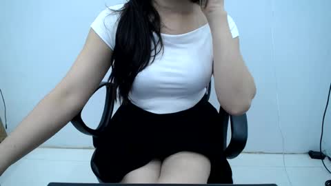 julie9x online show from August 13, 2:36 am