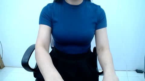 julie9x online show from August 15, 9:52 pm