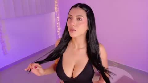 julie_bennet online show from August 12, 3:31 am