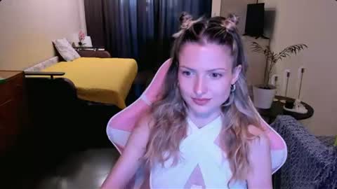 Julie online show from August 6, 3:33 pm