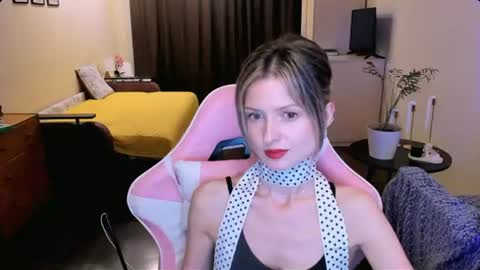 Julie online show from August 7, 4:29 pm