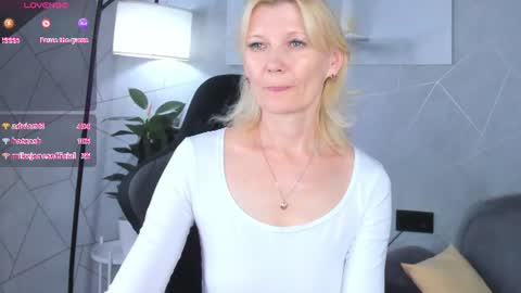 Julie Lucasss online show from August 10, 2:24 am