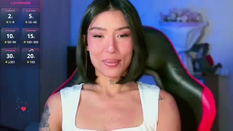 julie_turner_ online show from June 24, 2:19 pm