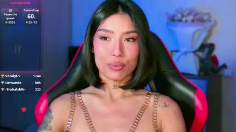 julie_turner_ online show from June 24, 4:31 pm