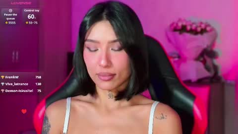 julie_turner_ online show from July 3, 11:23 am